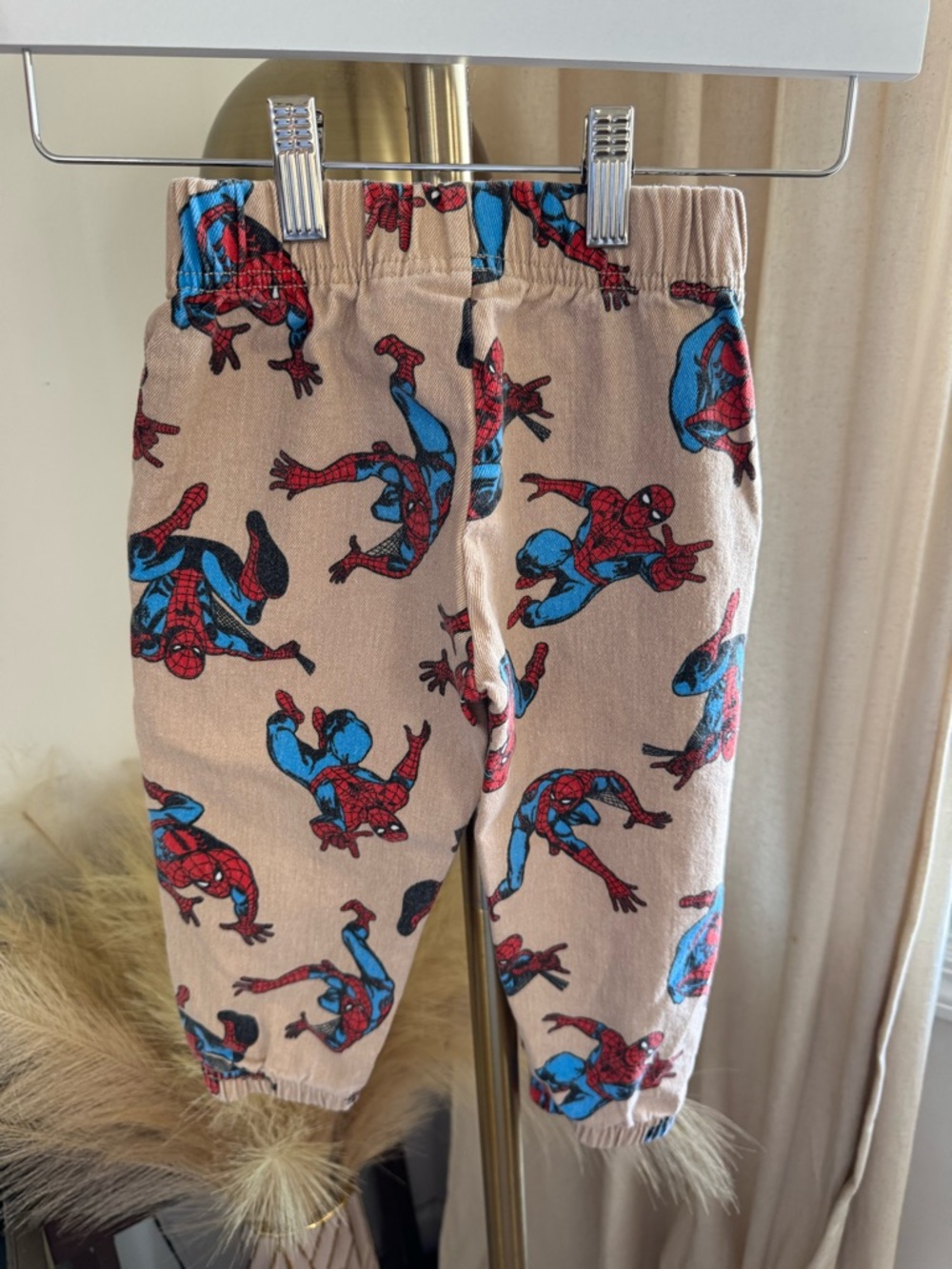 H&M x Marvel Spider-Man Beige All-Over Print Toddler Joggers | 3T - Picture 3 of 4